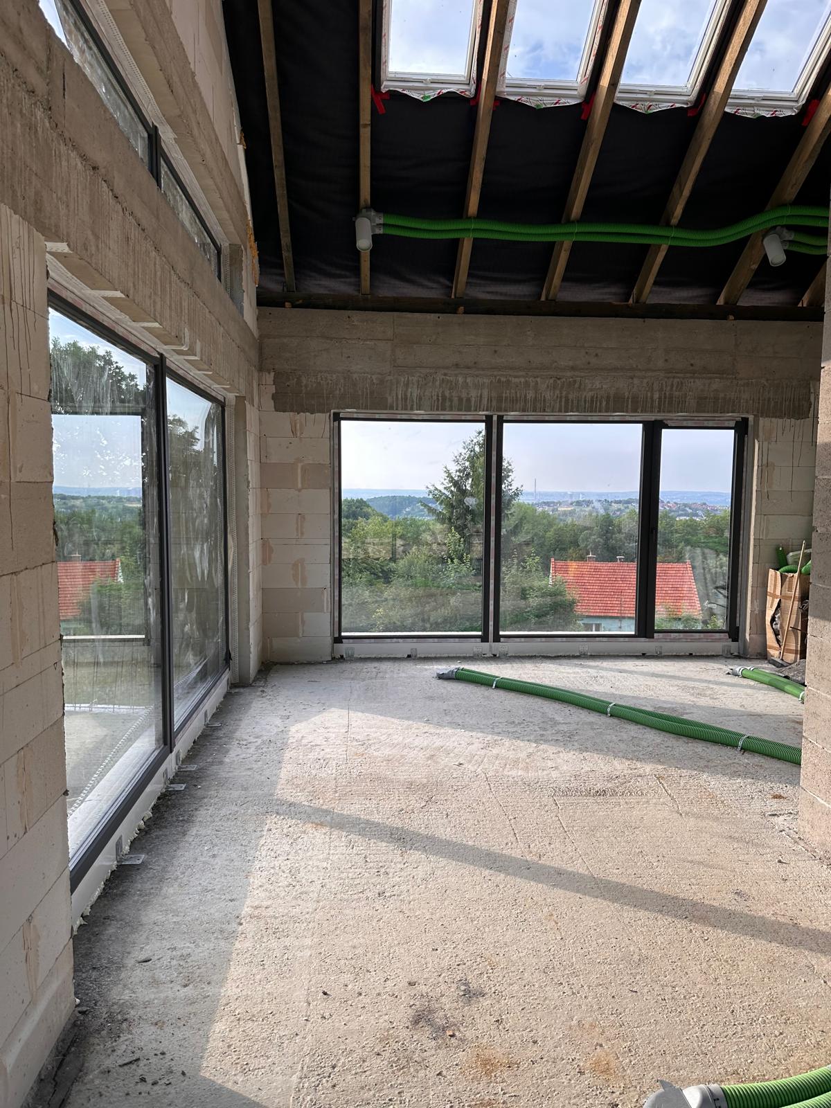 Realizacja: Nowoczesne okna PCV w salonie Kraków